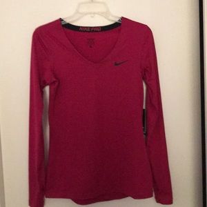 Women’s Nike top